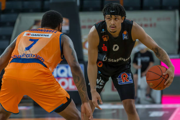 积极地进行 积极地进行